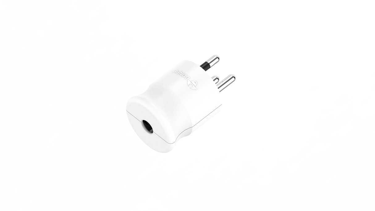 TH PiyT16S1 Candy Bag White ปลั๊กถอดได้ 3 ขั้ว (GONEO) E0