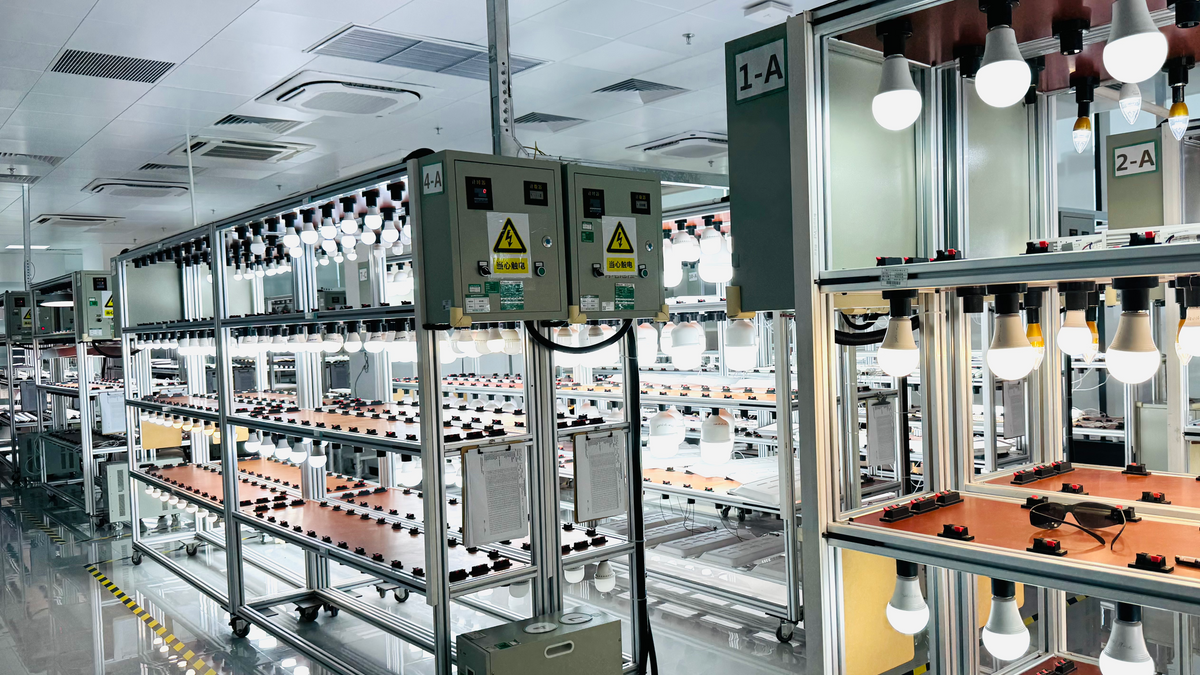 Lifetime Bulb Lifespan Test